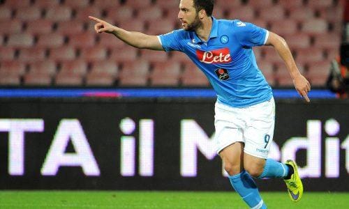 Higuain_indica-_gol