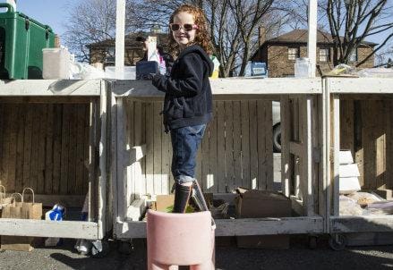 LEMONADE-STANd_R439