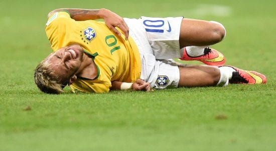 infortunio neymar frattura della vertebra il recupero immediato e solo un sogno per la star del brasile coppa del mondo 2014