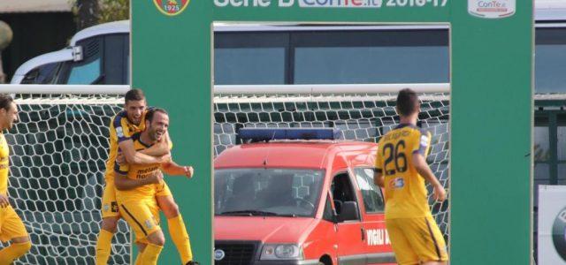 Pazzini_Verona_esultanza