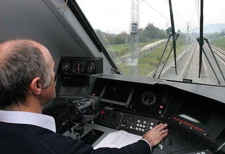 Treno_MacchinistaR439