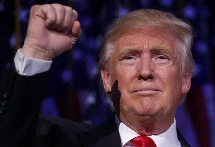Trump_Pugno_R439