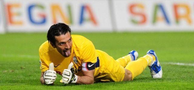 buffon_festoso_sdraiato