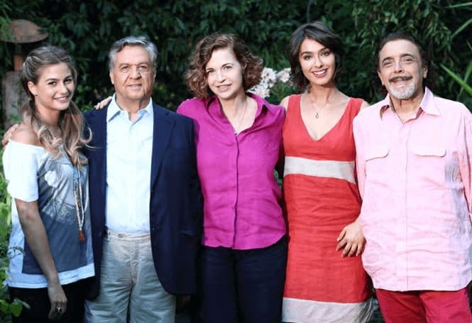 casa-bottega-cast