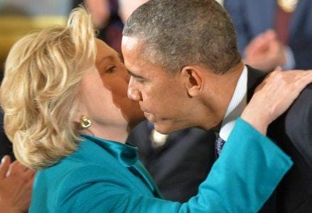 clinton_obama_bacioR439