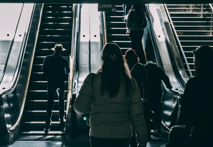 escalator-scala-mobile-pixabay
