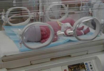 incubatrice-neonato_R439