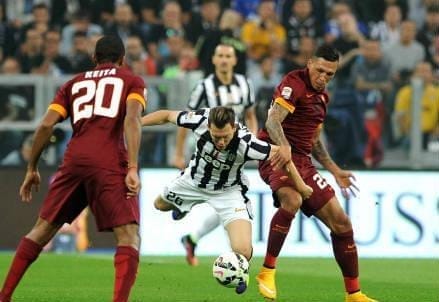 lichtsteiner_holebas