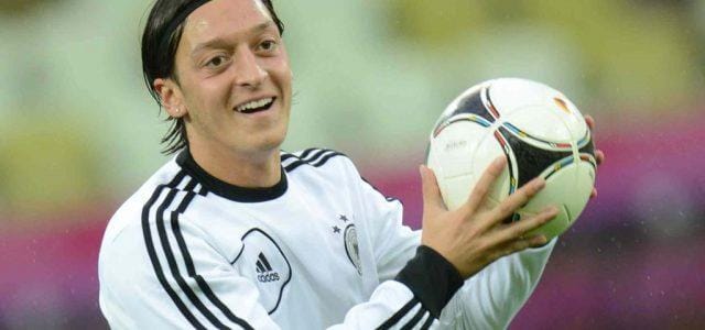 ozil_germaniaR400