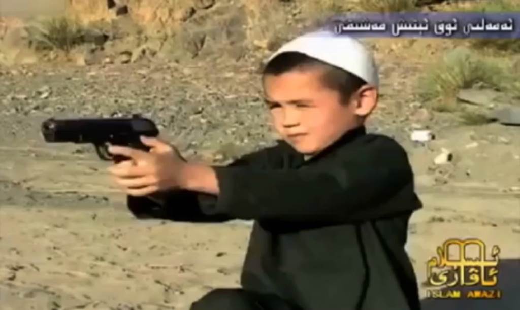 pakistan_bambino_soldato