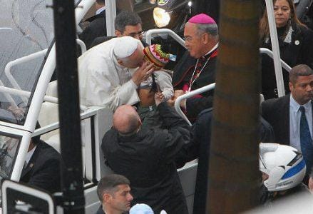 papa_francesco_bambino_R439
