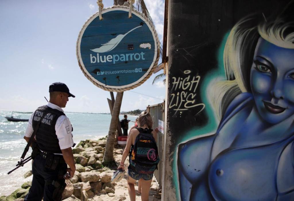 playadelcarmen_messico_blueparrot