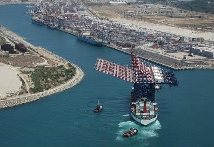 porto-gioia-tauro_R439
