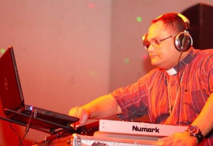 prete_dj_R439