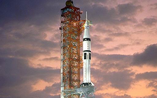 saturn-1b-rocket-619908_640
