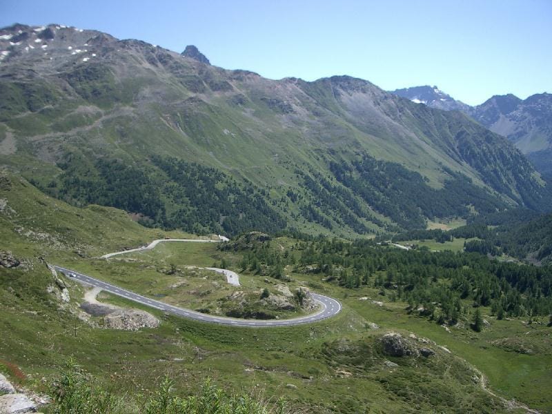 strada-passo-bernina