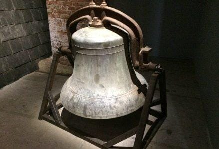 theastergates_campanaR439