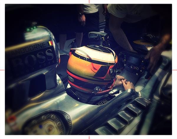vandoorne_casco