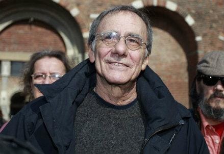 Roberto Vecchioni E Candidato Al Nobel Per La Letteratura Il Commento Del Cantante Milanese