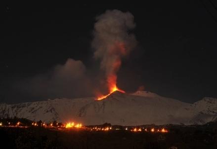 ERUZIONE ETNA/ Video, lo spettacolo del vulcano in Sicilia ...