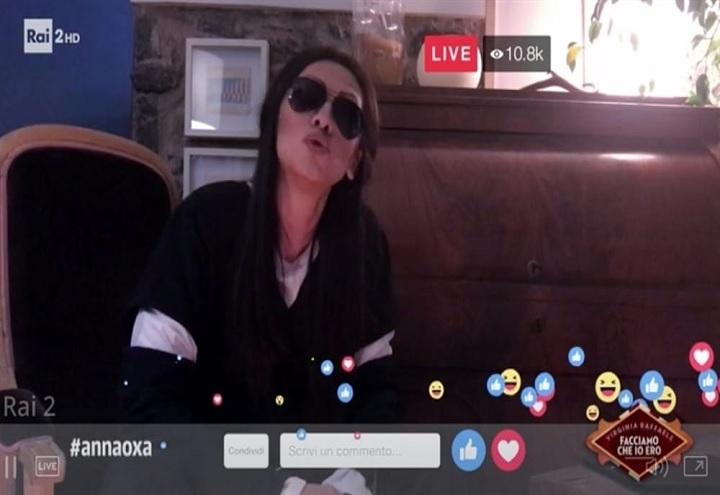 Anna_Oxa_imitazione_Virginia_Raffaele