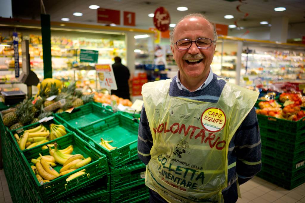 colletta_alimentare_volontario_sorriso