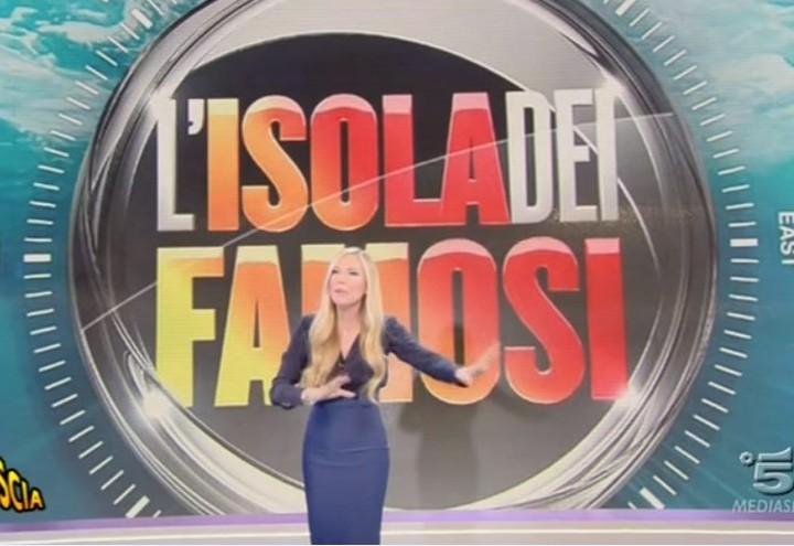 federica_panicucci_striscia_la_notizia_canale_5