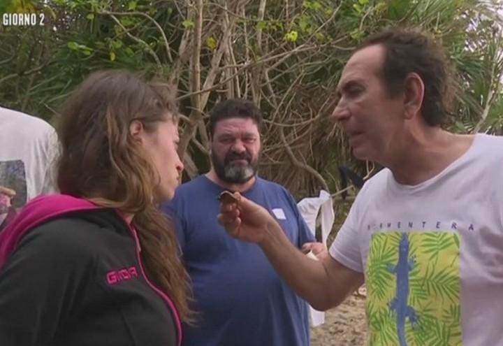 giucas_casella_chiara_nasti_isola_sito_ufficiale