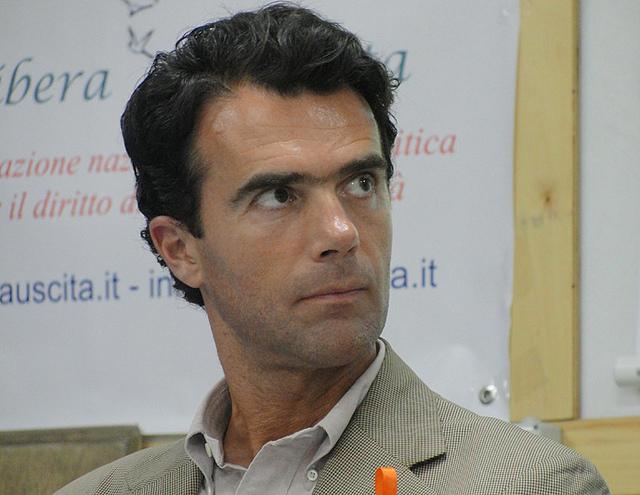 gozi-sandro