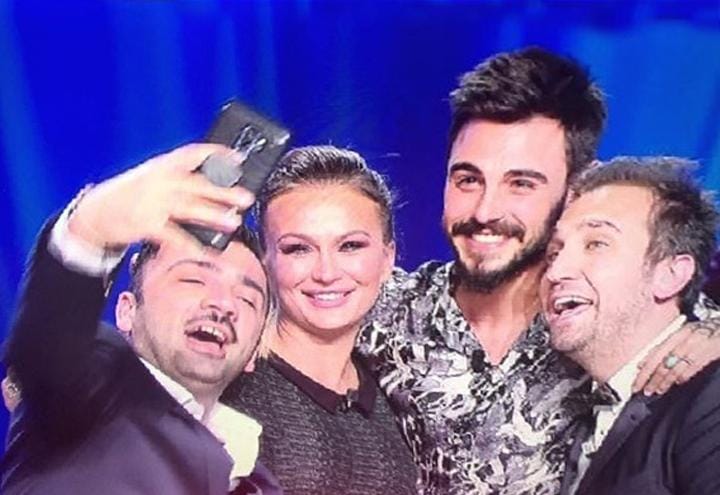 henger-monte-maurizio-costanzo-show