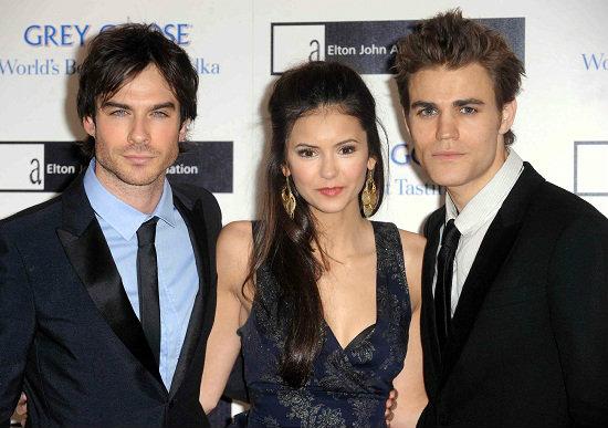infophoto_vampires_diaries_elena-stefan_e_damon_R439