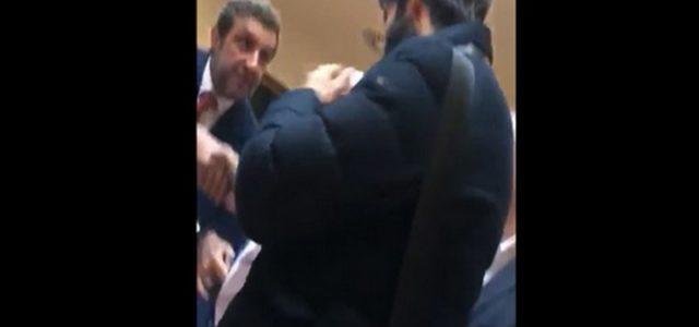 insinna_contro_giornalista_blogo
