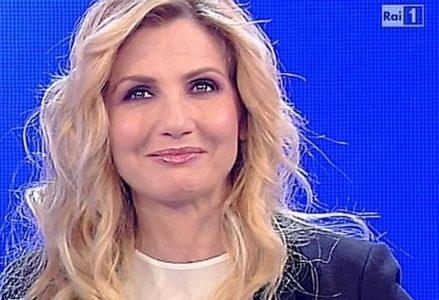 lorella-cuccarini_R439