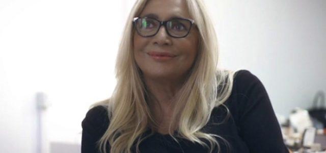 mara_venier_a_lintervista_costanzo