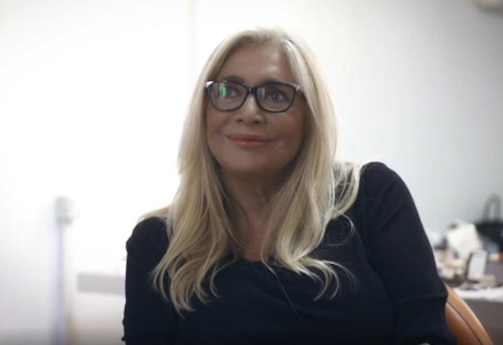 mara_venier_a_lintervista_costanzo