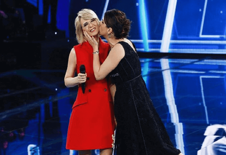 mariadefilippiamici17serale