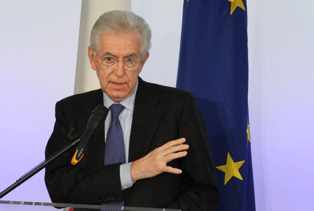 mario_monti_bandiera_europa