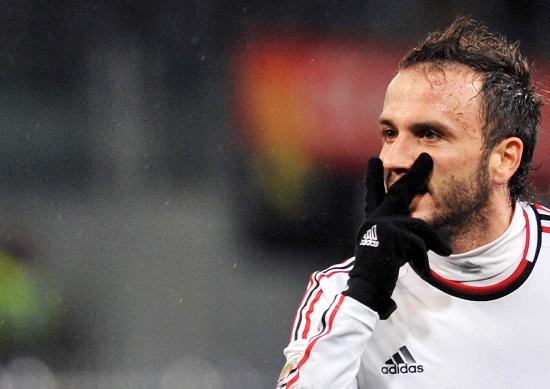 pazzini_dita_primopiano