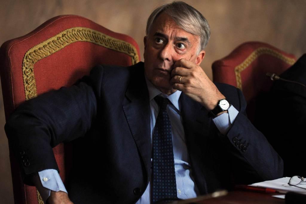 pisapia_sedia_chiaroscuro