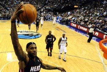 LeBron_James_R400