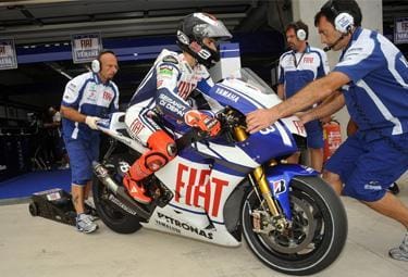 Lorenzo-prewMotegi_R375