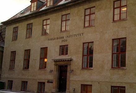 Mazzoni_00_Segre-Bohr_439x302_ok