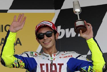 Rossi-podio-Jerez_R375