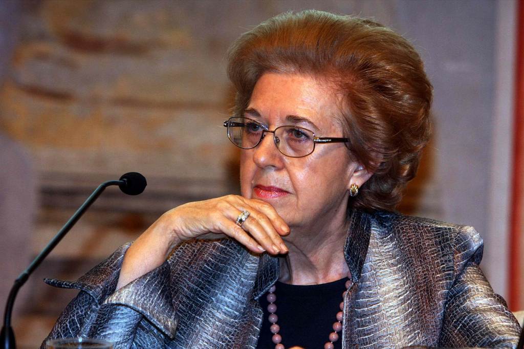 annamaria_tarantola_microfono