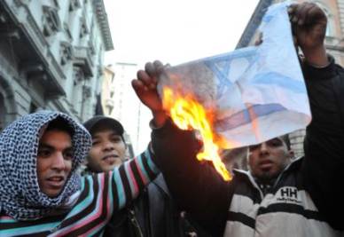 bandieraisraelebruciataR400