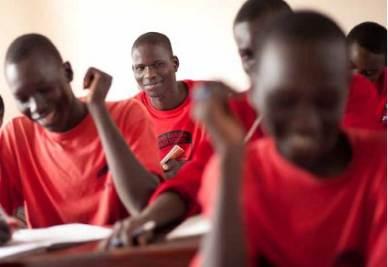 scuola_africa_ugandaR400