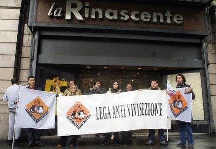 vivisezione_R439