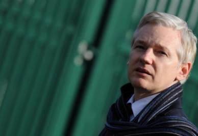 wikileaks_assange_ppianoR400