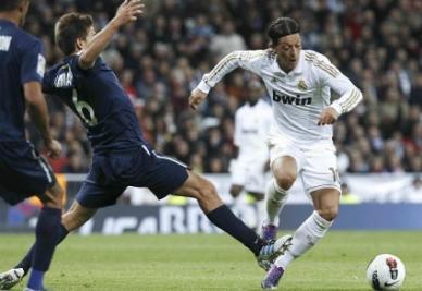Ozil_R400