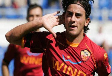 victor_aquilani3_R375X255_3set08